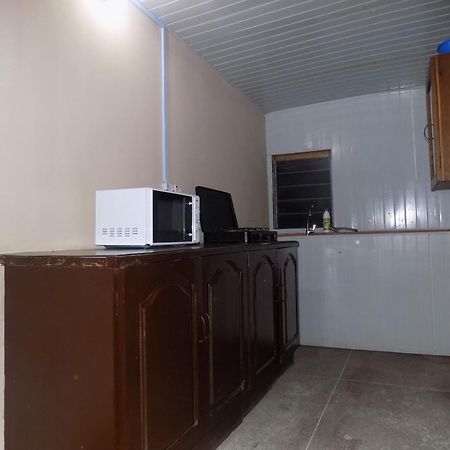 Posh Apartments And Hotel Ikeja Ruang foto