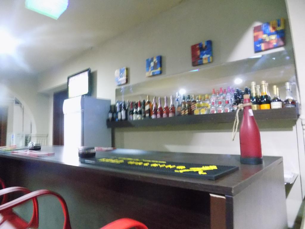 Posh Apartments And Hotel Ikeja Bagian luar foto