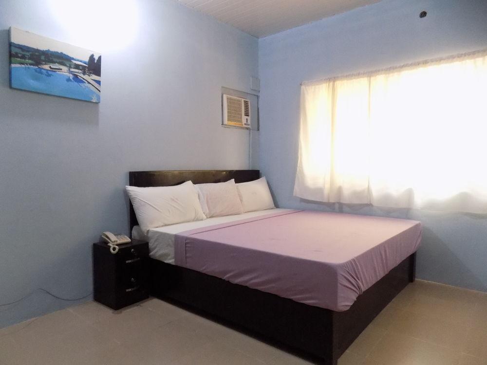 Posh Apartments And Hotel Ikeja Bagian luar foto