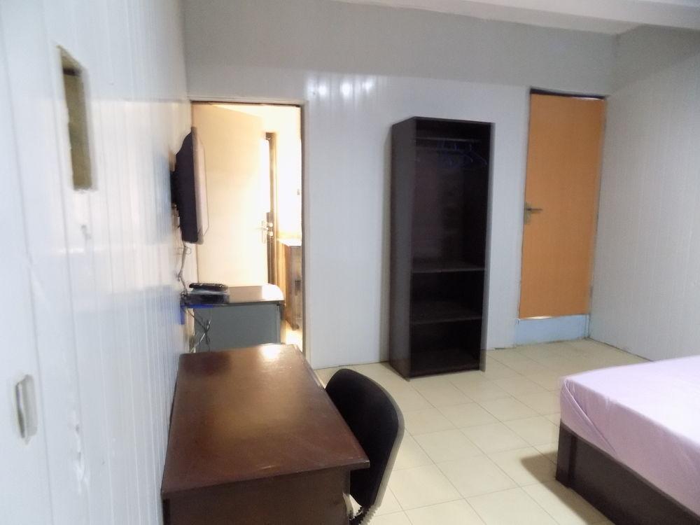 Posh Apartments And Hotel Ikeja Bagian luar foto