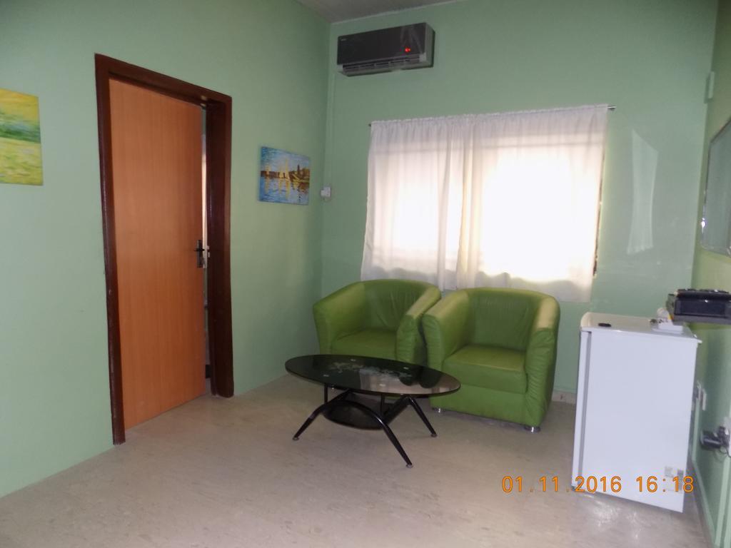 Posh Apartments And Hotel Ikeja Bagian luar foto