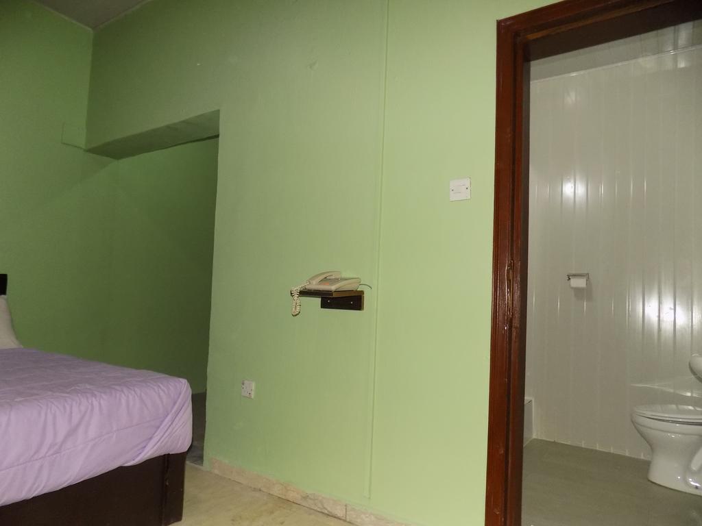 Posh Apartments And Hotel Ikeja Bagian luar foto