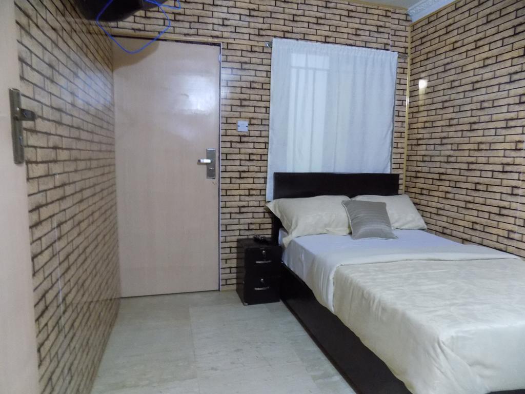 Posh Apartments And Hotel Ikeja Bagian luar foto
