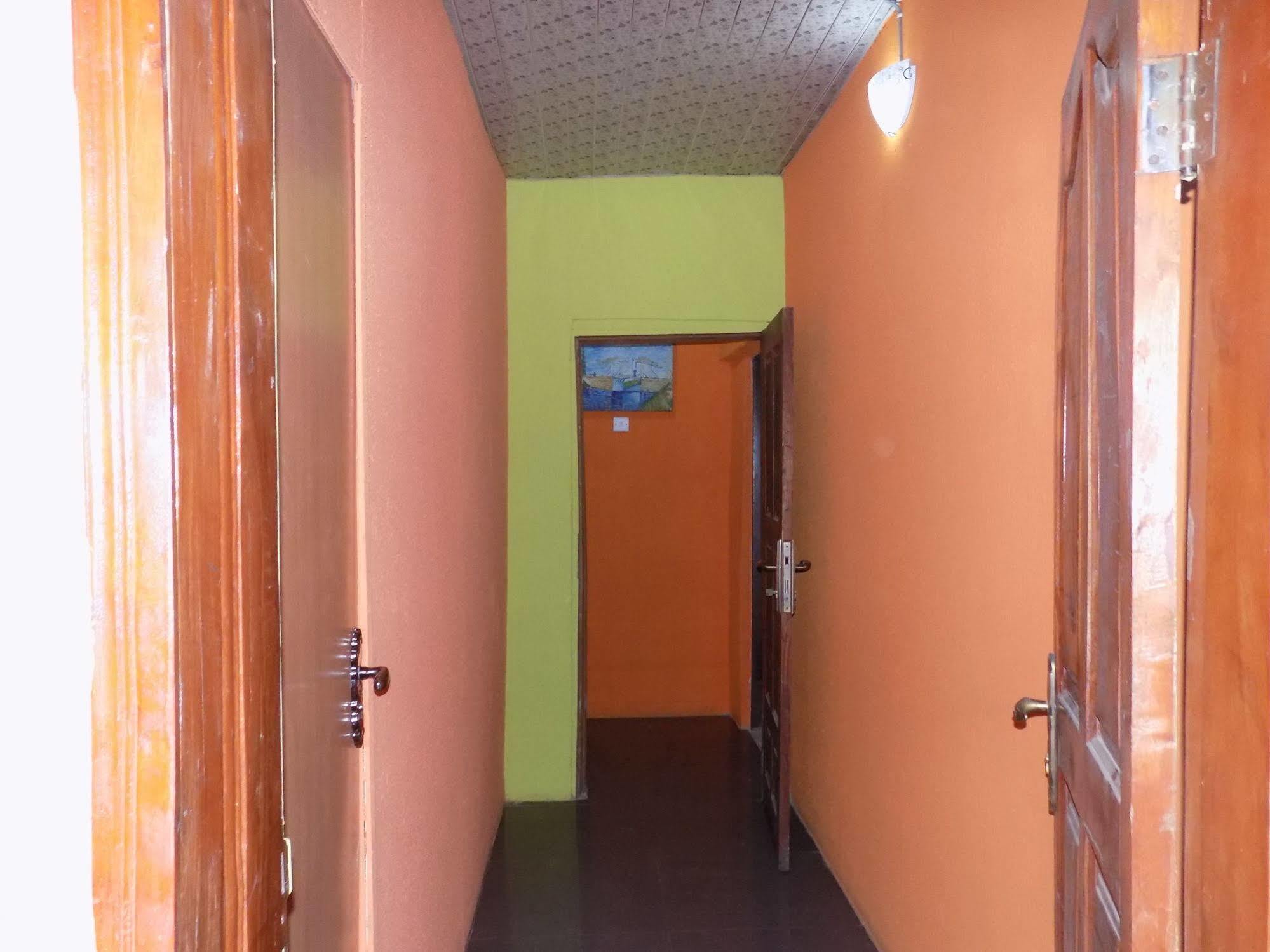 Posh Apartments And Hotel Ikeja Bagian luar foto