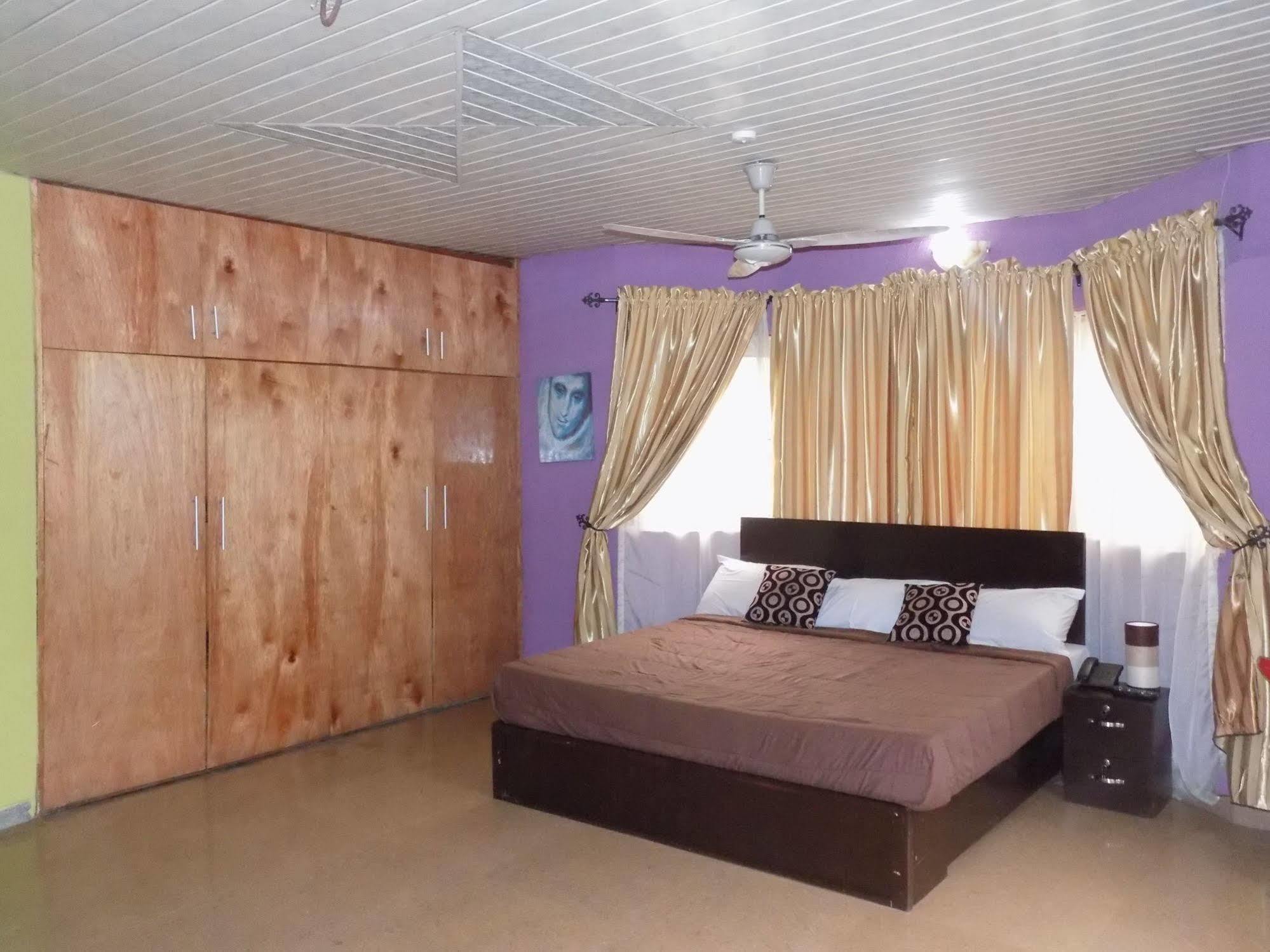 Posh Apartments And Hotel Ikeja Bagian luar foto