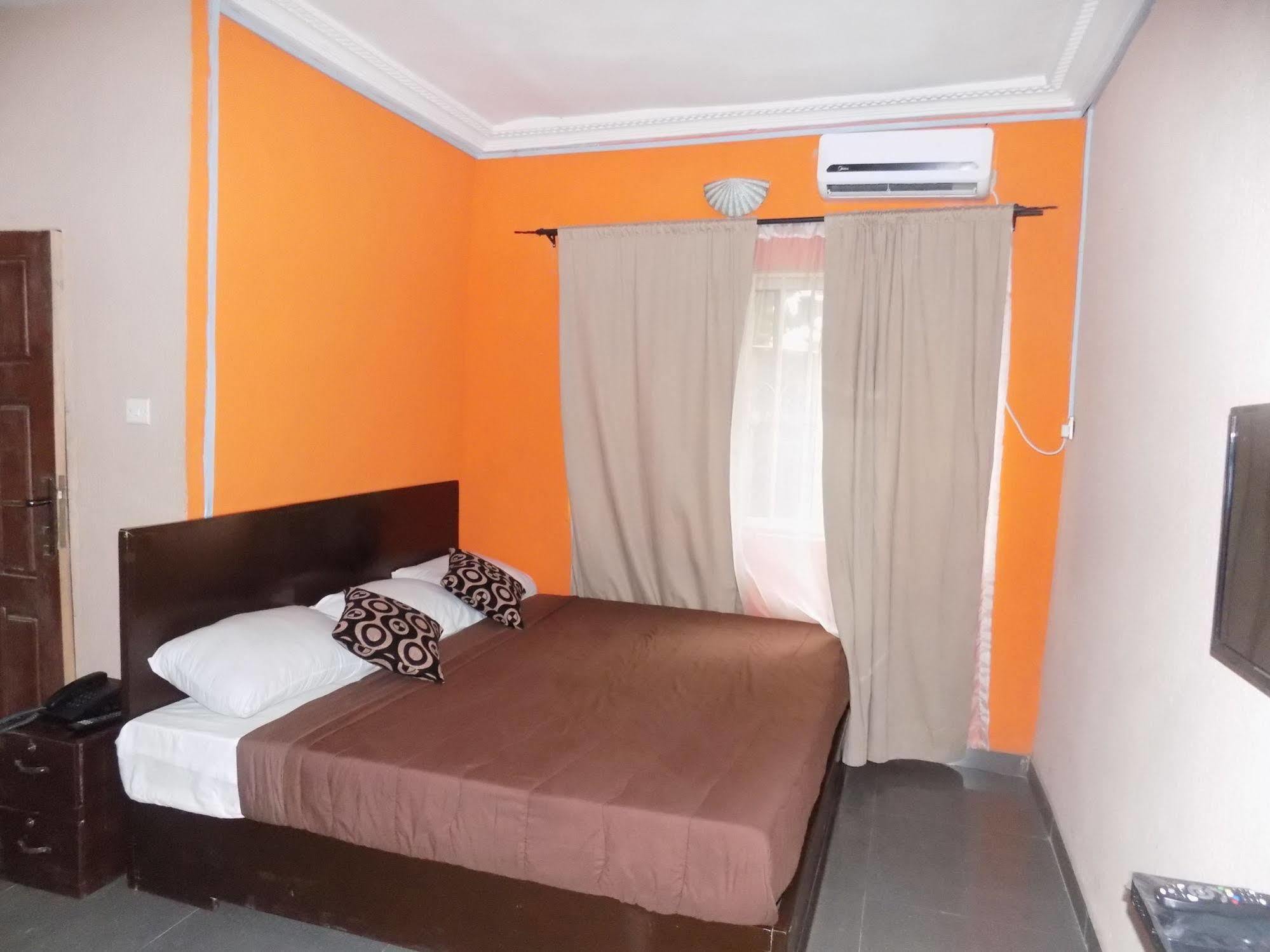 Posh Apartments And Hotel Ikeja Bagian luar foto