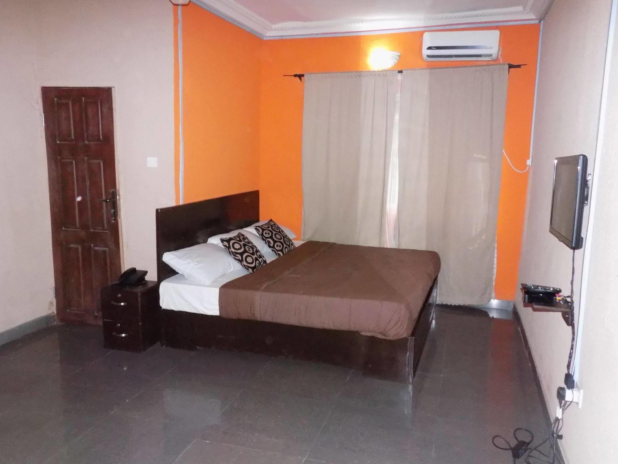 Posh Apartments And Hotel Ikeja Bagian luar foto